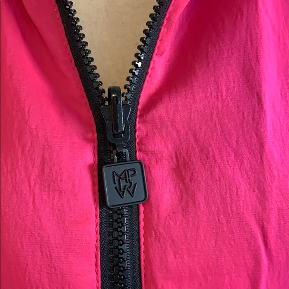 Mycra PAC Now Reversible Light Fiber Filled Coat - Picture 7 of 11